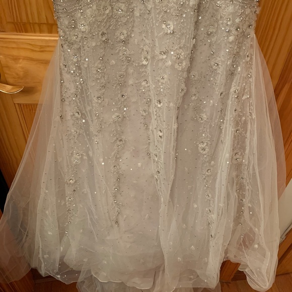Lazaro 3405 wedding gown size 10 - Picture 6 of 6